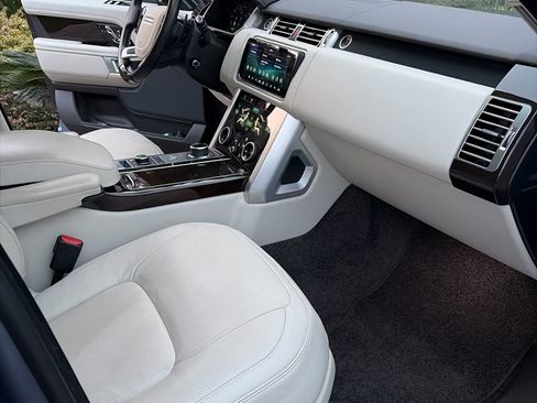 Used 2022 Land Rover Range Rover Westminster Edition image 2