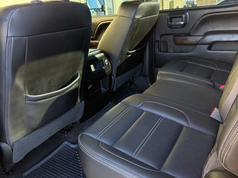 Used 2017 GMC Sierra 2500 Denali w/ Duramax Plus Package image 12