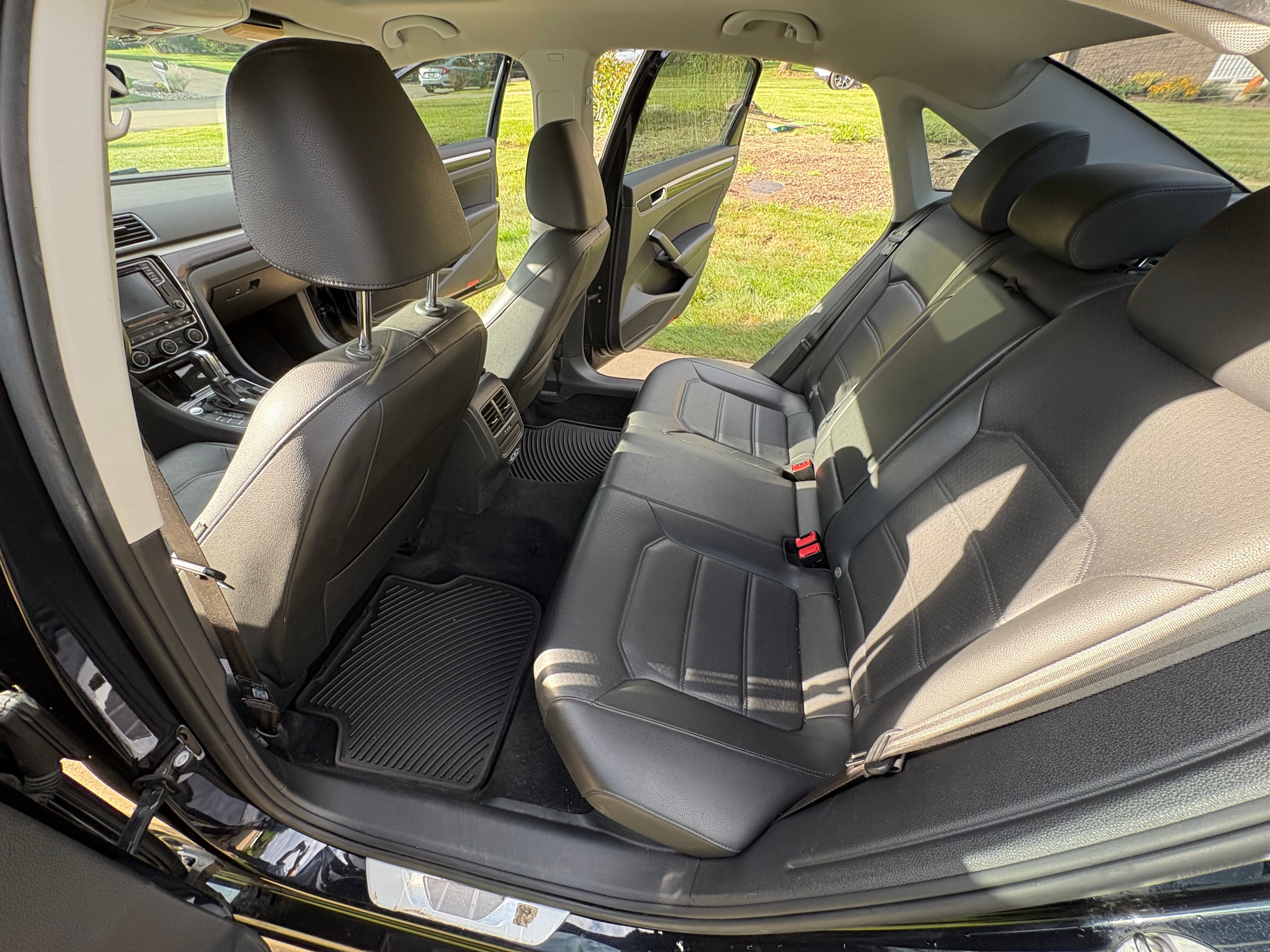 Used 2019 Volkswagen Passat 2.0T SE R-Line FWD image 13