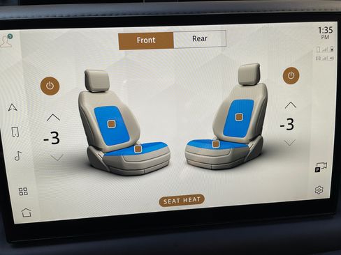 Used 2023 Land Rover Defender 110 image 18