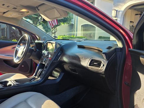 Used 2012 Chevrolet Volt Premium w/ Premium Trim Package image 10