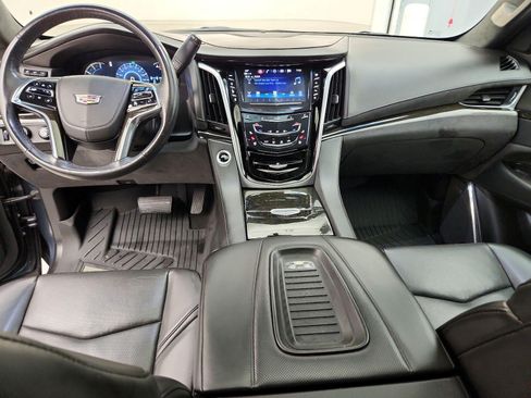 Used 2020 Cadillac Escalade ESV Platinum image 11