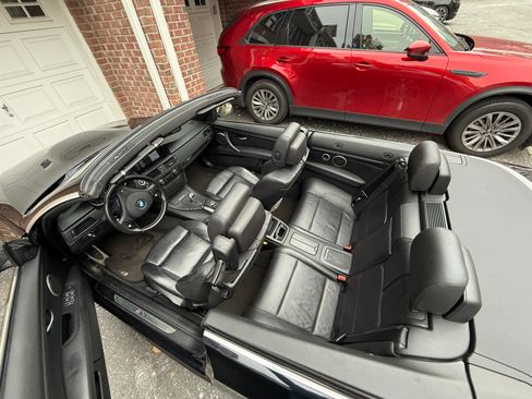 Used 2011 BMW M3 Convertible image 22