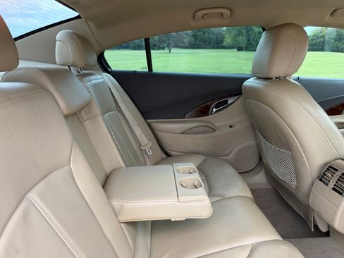 Used 2011 Buick LaCrosse CXL image 9
