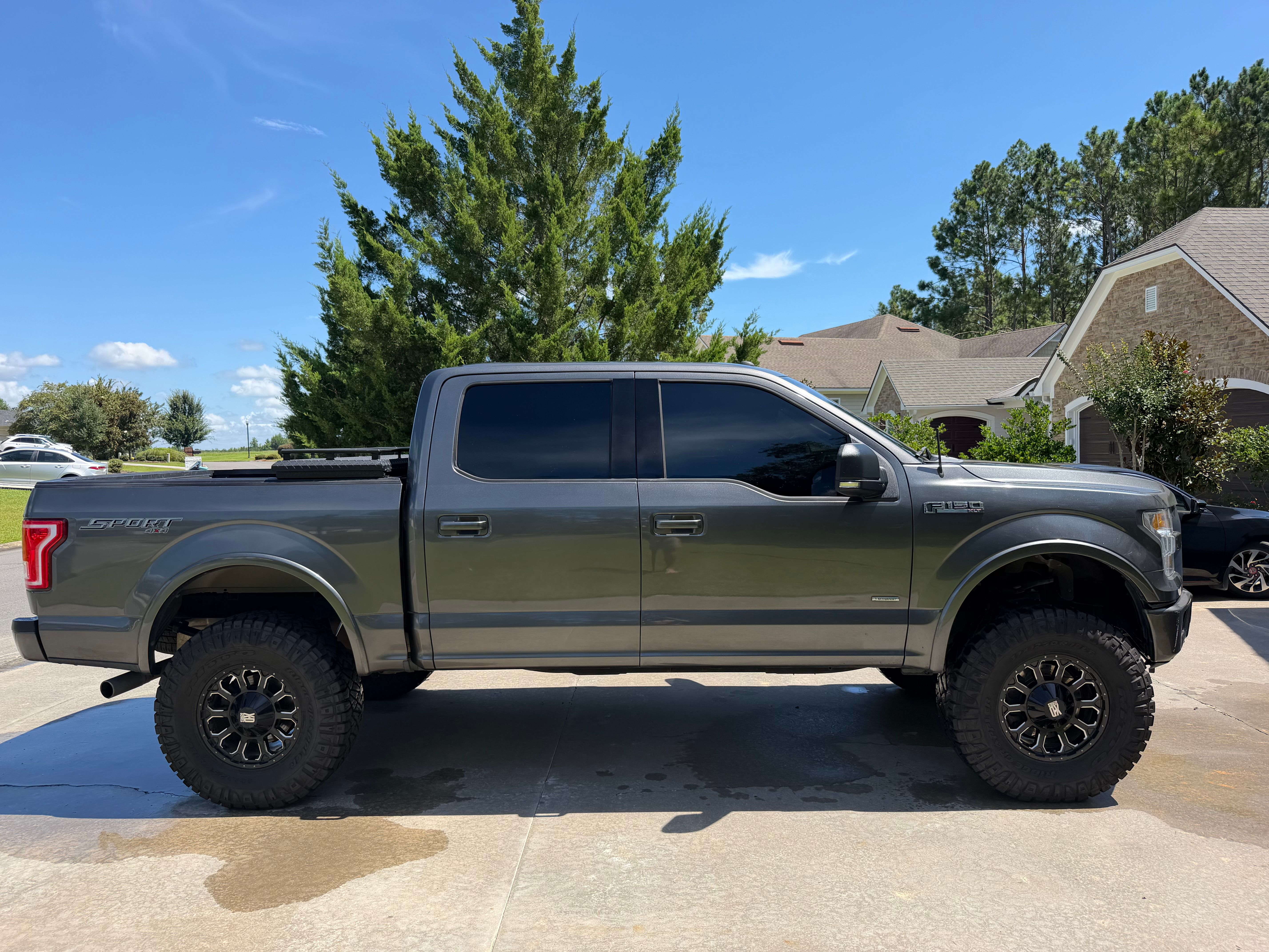 Used 2016 Ford F150 XLT w/ Equipment Group 302A Luxury AWD/4WD image 2