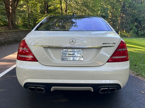 Used 2012 Mercedes-Benz S 63 AMG w/ AMG Performance Pkg image 2