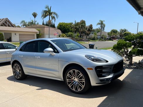 Used 2018 Porsche Macan Turbo image 13