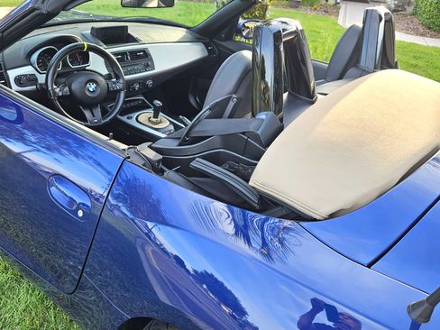 Used 2006 BMW M Roadster RWD image 9