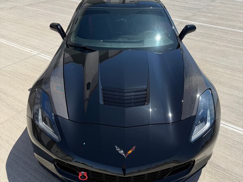 Used 2019 Chevrolet Corvette Stingray Coupe w/ Carbon Flash Badge Package image 18