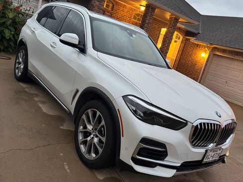 Used 2022 BMW X5 xDrive40i w/ Premium Package image 2
