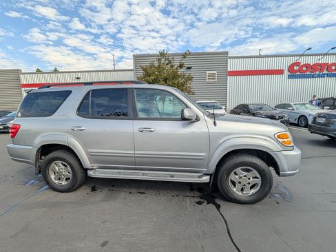 Used 2001 Toyota Sequoia Limited image 9