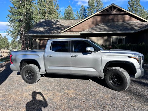Used 2023 Toyota Tundra Platinum image 9
