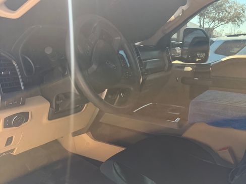 Used 2019 Ford F250 XLT w/ XLT Premium Package image 2