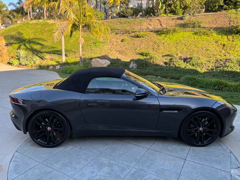 Used 2020 Jaguar F-TYPE Convertible image 4