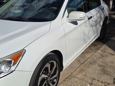 Used 2017 Honda Accord EX-L image 4