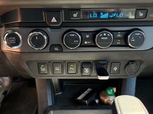 Used 2021 Toyota Tacoma TRD Pro AWD/4WD image 18