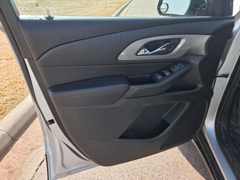 Used 2019 Chevrolet Traverse LS image 11