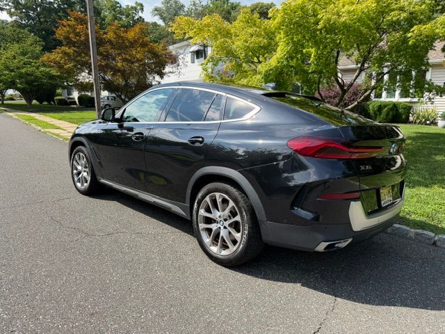 Used 2021 BMW X6 xDrive40i w/ Premium Package 3 AWD/4WD image 5