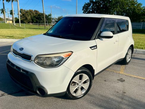 Used 2016 Kia Soul EV image 4