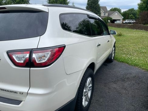 Used 2014 Chevrolet Traverse LT AWD/4WD image 9