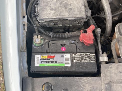 Used 2004 Ford Crown Victoria image 36