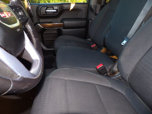 Used 2019 GMC Sierra 1500 SLE w/ SLE Value Package image 16