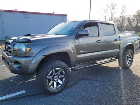 Used 2010 Toyota Tacoma 4x4 Double Cab w/ TRD Sport Pkg image 4