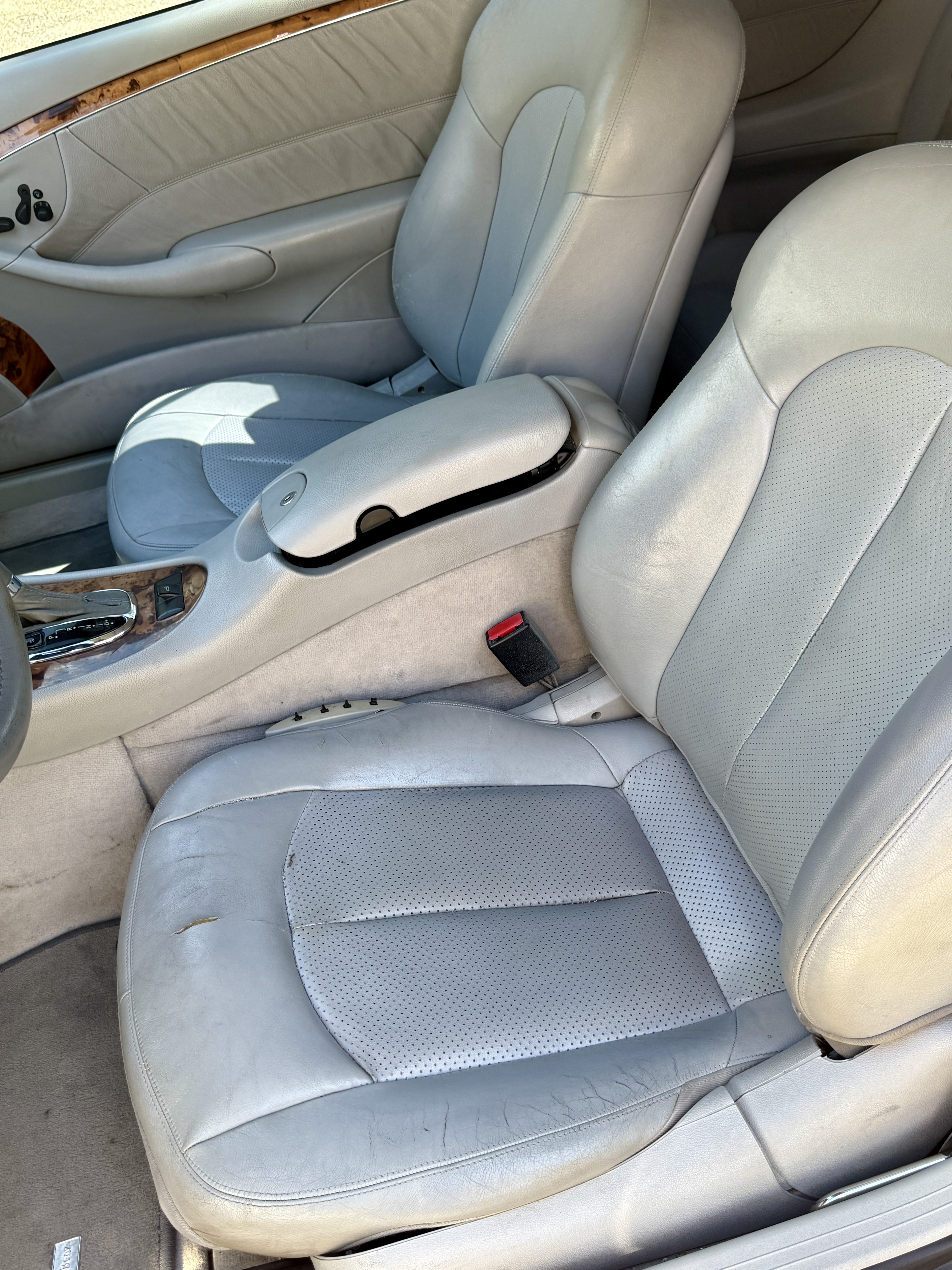 Used 2005 Mercedes-Benz CLK 320 Cabriolet image 11