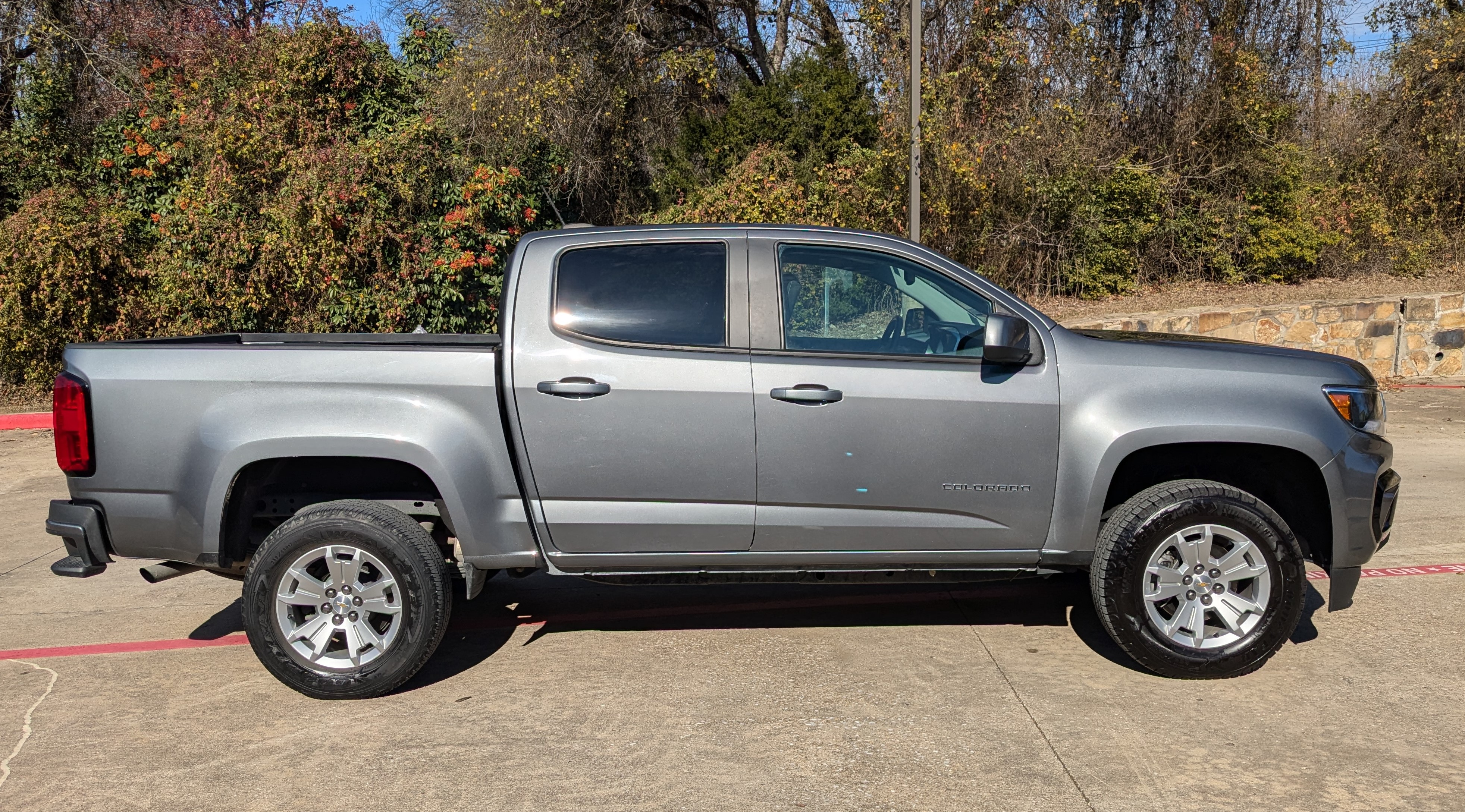 Used 2021 Chevrolet Colorado LT w/ LT Convenience Package RWD image 6