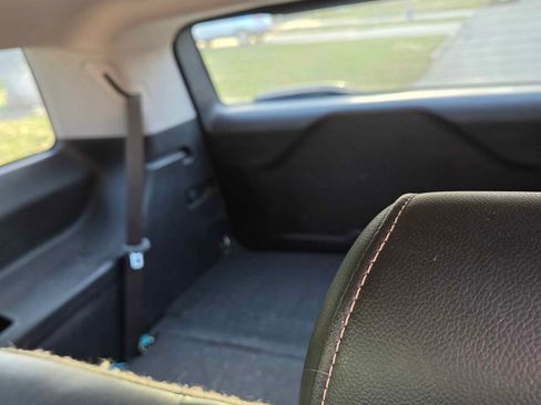 Used 2020 GMC Acadia SLT image 13