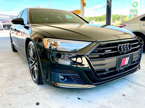 Used 2020 Audi A8 L 4.0T w/ Sport Plus Package image 4