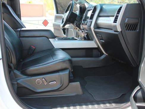 Used 2019 Ford F350 Lariat w/ Lariat Value Package image 12