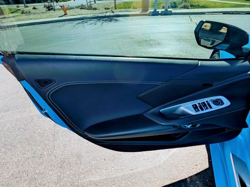 Used 2021 Chevrolet Corvette Stingray Convertible w/ Z51 Performance Package image 12