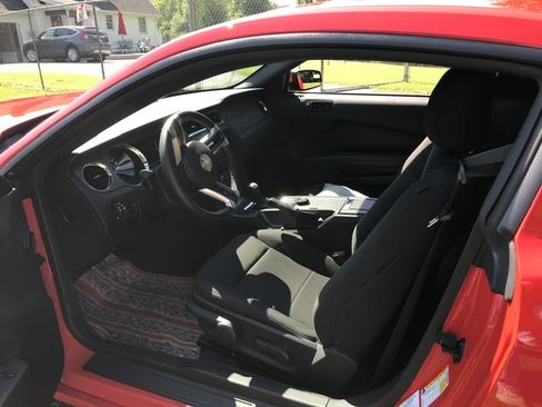 Used 2014 Ford Mustang GT image 5