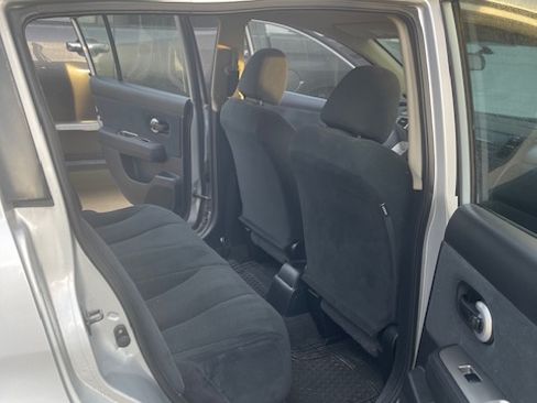 Used 2011 Nissan Versa 1.8 S image 10