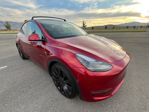 Used 2024 Tesla Model Y Performance image 6