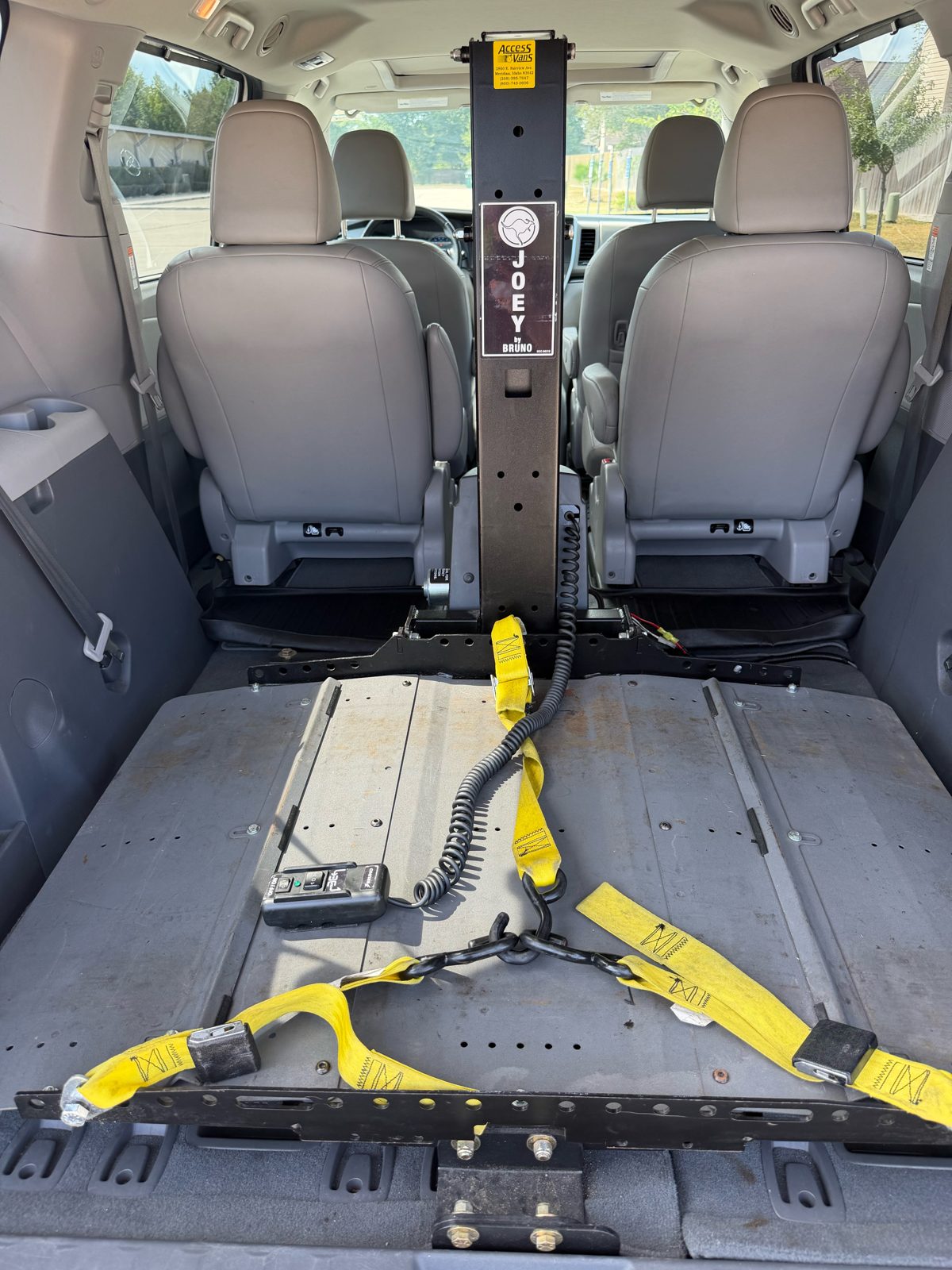 Used 2020 Toyota Sienna XLE w/ XLE Navigation Package AWD/4WD image 13