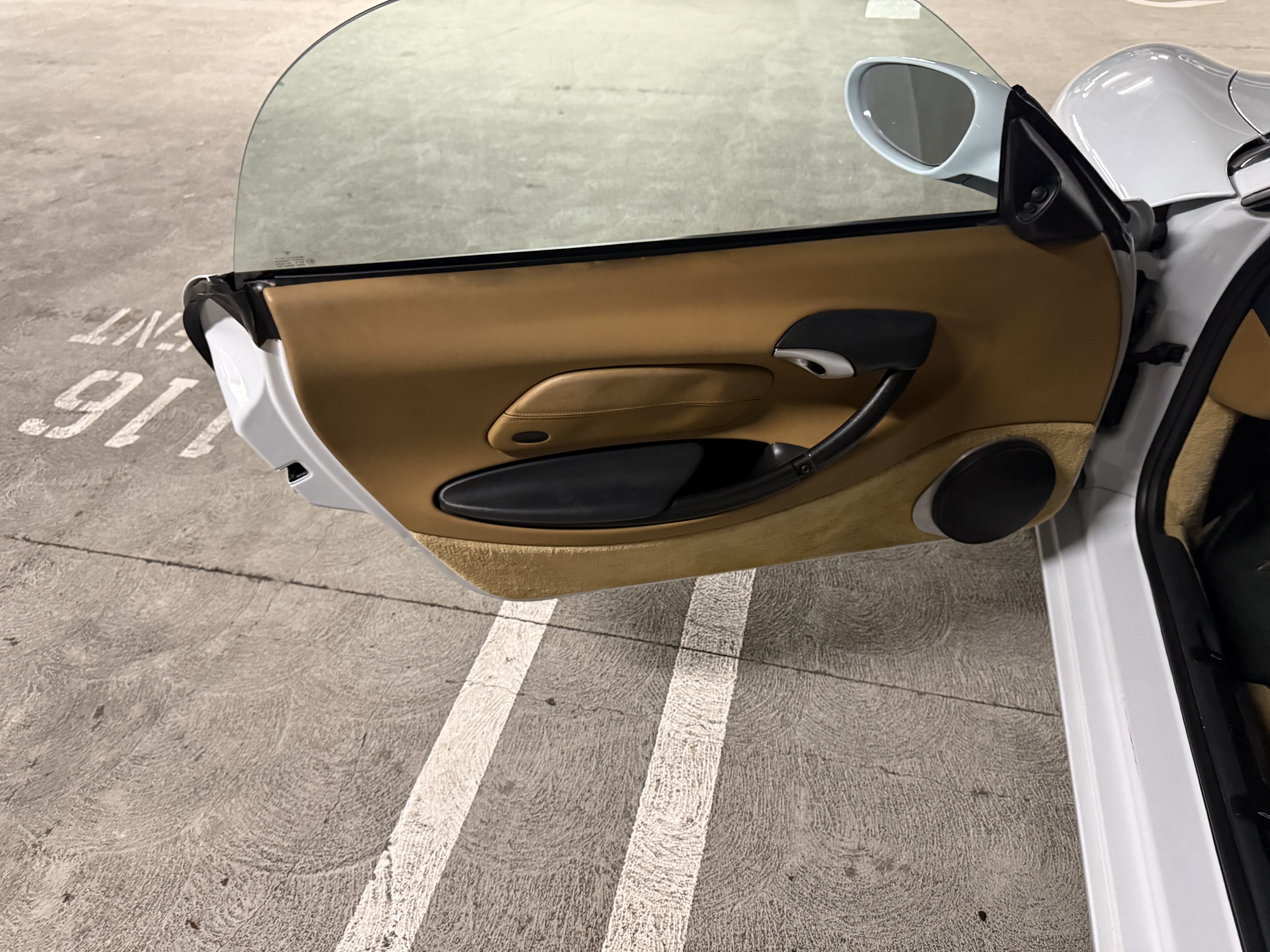 Used 1998 Porsche Boxster RWD image 8