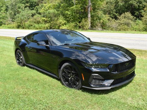 Used 2024 Ford Mustang GT Premium w/ GT Performance Package RWD image 17