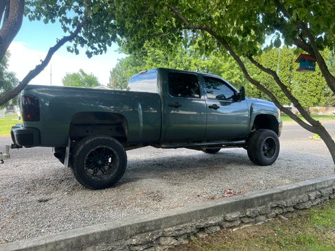 Used 2008 Chevrolet Silverado 2500 LT w/ 1LT Convenience Package AWD/4WD image 2