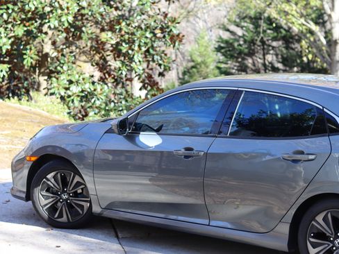 Used 2019 Honda Civic EX image 4