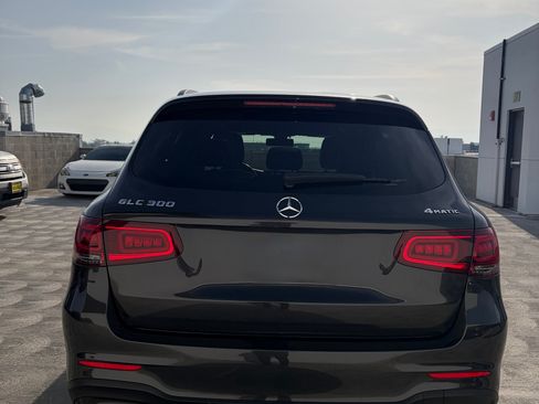Used 2021 Mercedes-Benz GLC 300 300 4MATIC Sport Utility 4D image 4