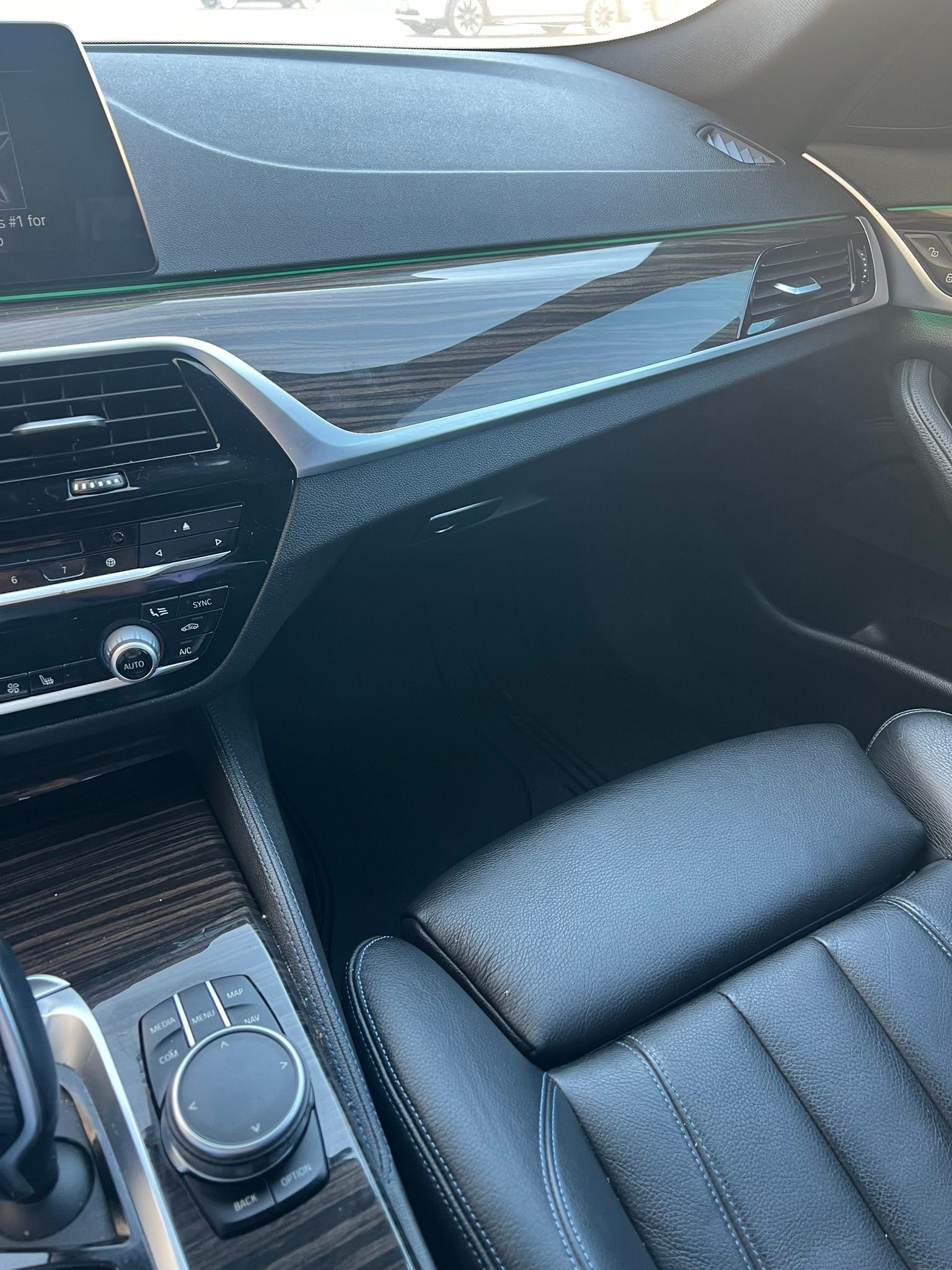 Used 2019 BMW 530i w/ M Sport Package RWD image 13