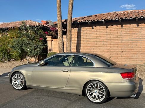 Used 2010 BMW 328i Convertible RWD image 1