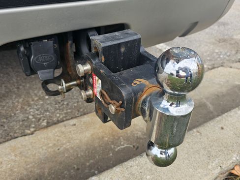 Used 2018 Land Rover Discovery HSE image 24