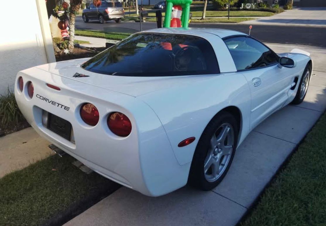 Used 1998 Chevrolet Corvette Coupe RWD image 8