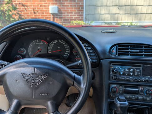 Used 1999 Chevrolet Corvette Convertible w/ Memory Pkg image 8