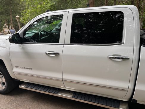 Used 2018 Chevrolet Silverado 1500 LTZ w/ Sport Package AWD/4WD image 11