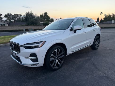 Used 2023 Volvo XC60 B5 Ultimate w/ Climate Package FWD image 15
