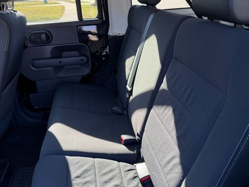 Used 2010 Jeep Wrangler Unlimited Sport image 21